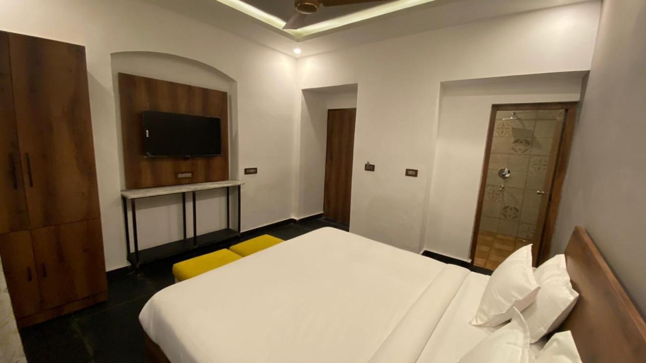Meeram Ganga, A Heritage Stay By The Ganges At Triveni Ghat Rishikesh Exterior photo