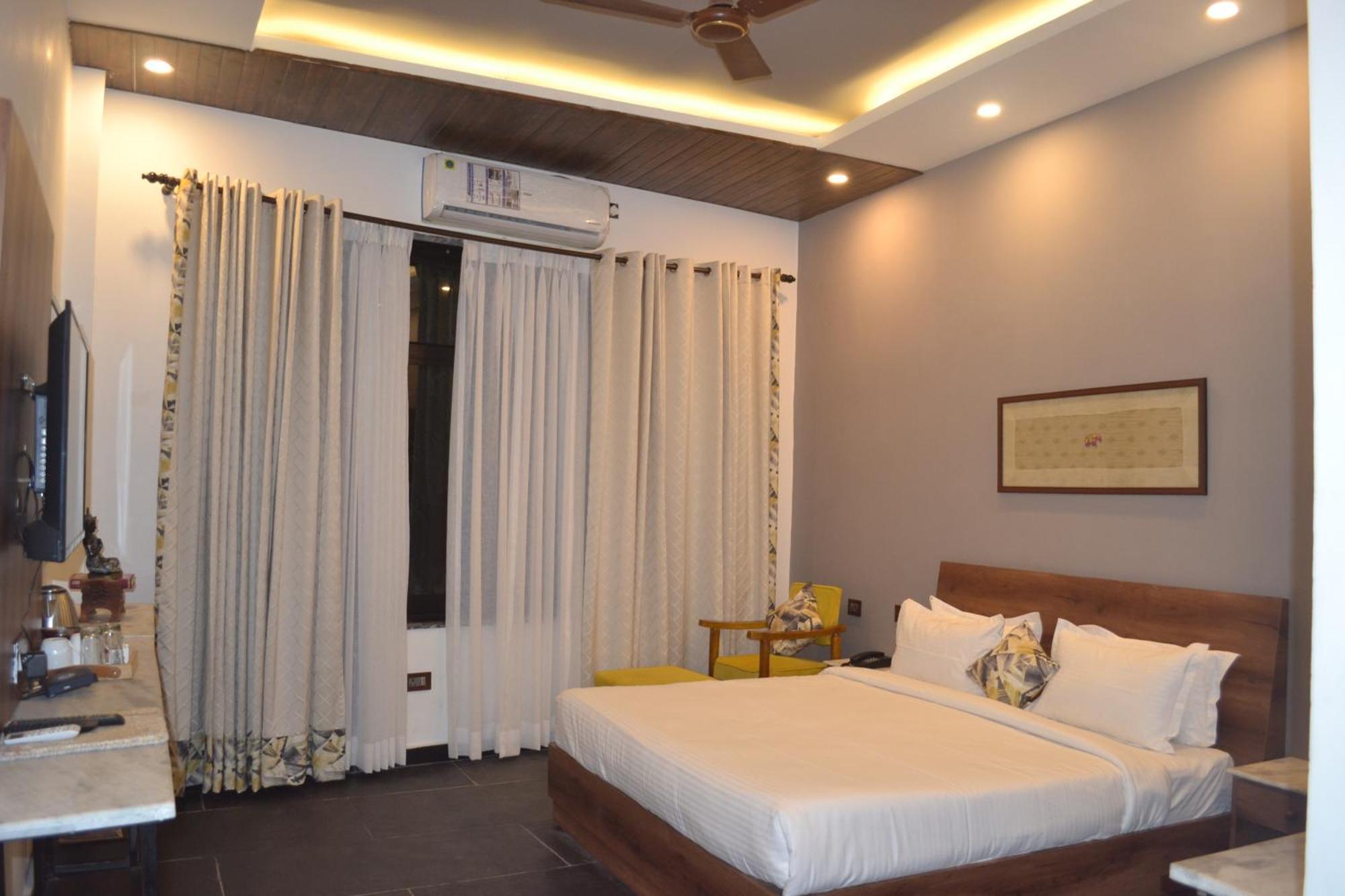 Meeram Ganga, A Heritage Stay By The Ganges At Triveni Ghat Rishikesh Exterior photo