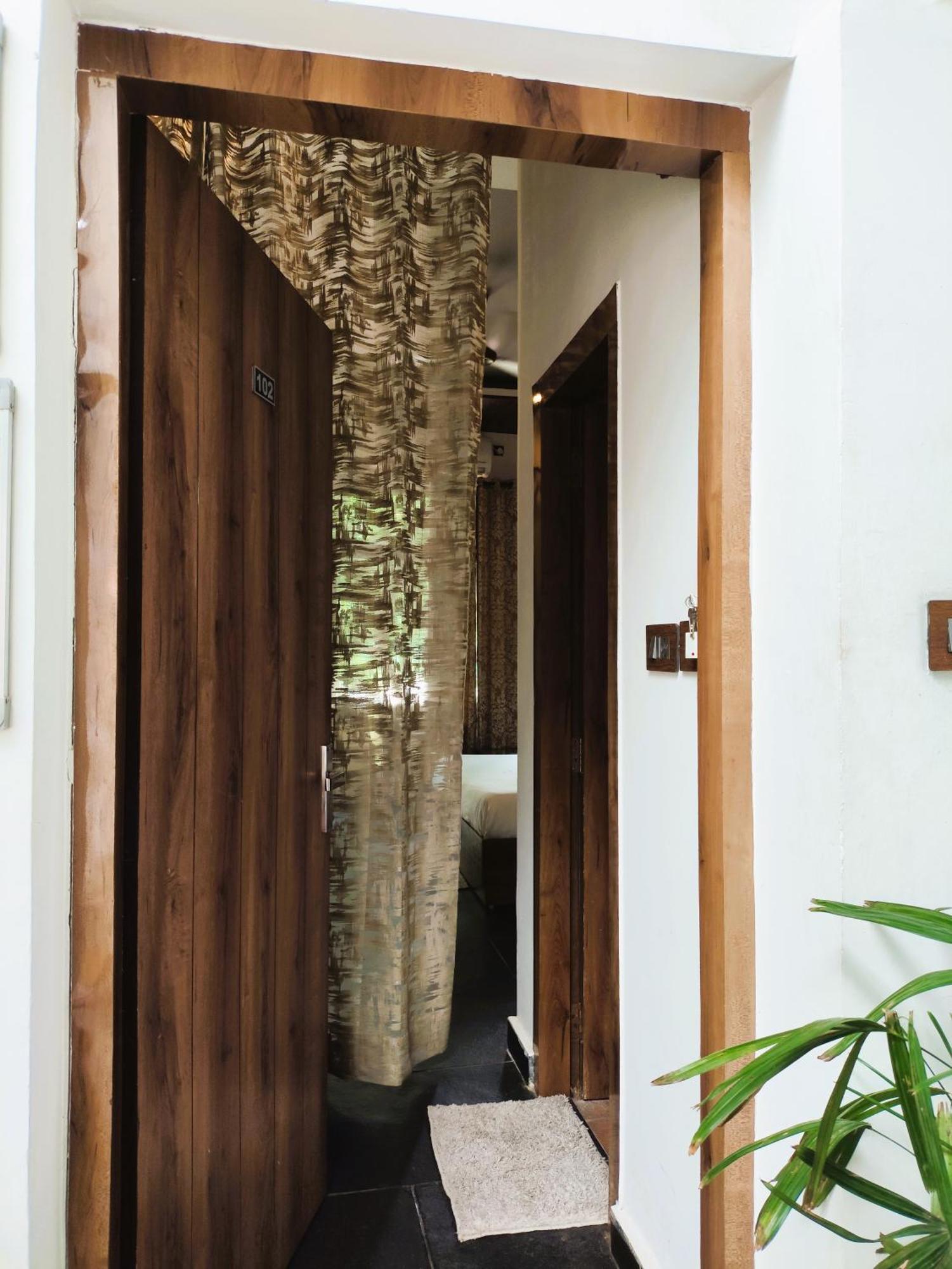 Meeram Ganga, A Heritage Stay By The Ganges At Triveni Ghat Rishikesh Exterior photo