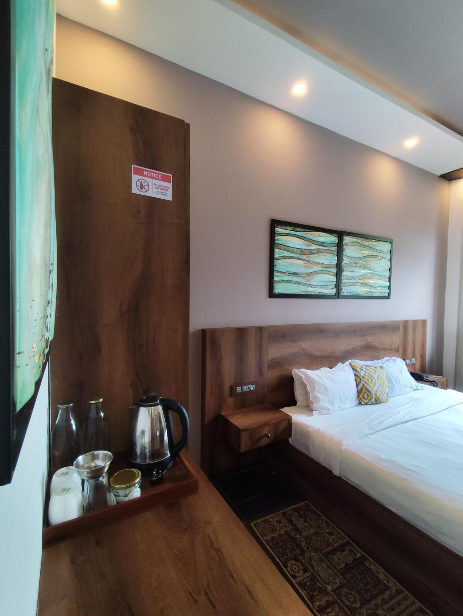 Meeram Ganga, A Heritage Stay By The Ganges At Triveni Ghat Rishikesh Exterior photo
