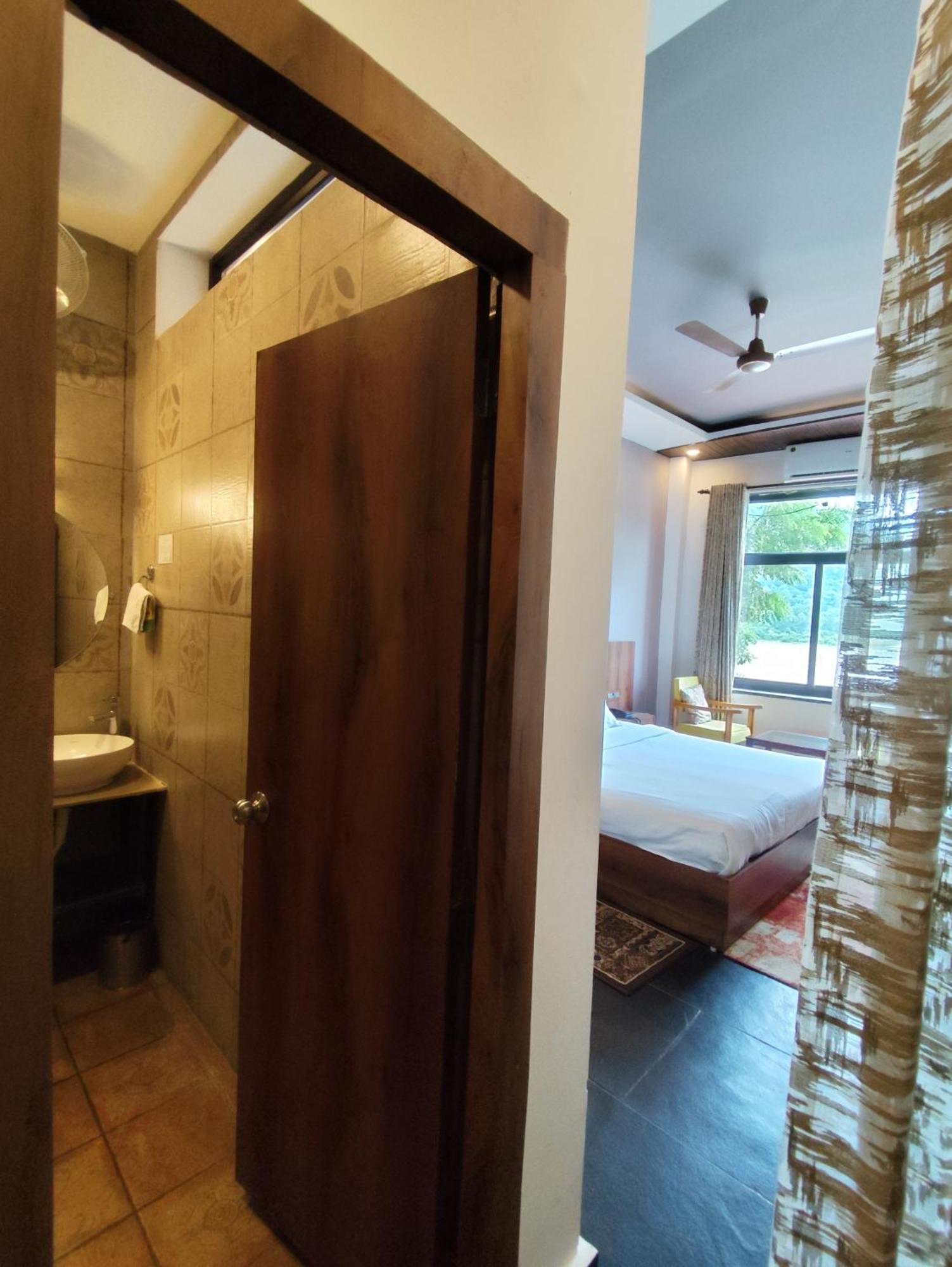 Meeram Ganga, A Heritage Stay By The Ganges At Triveni Ghat Rishikesh Exterior photo