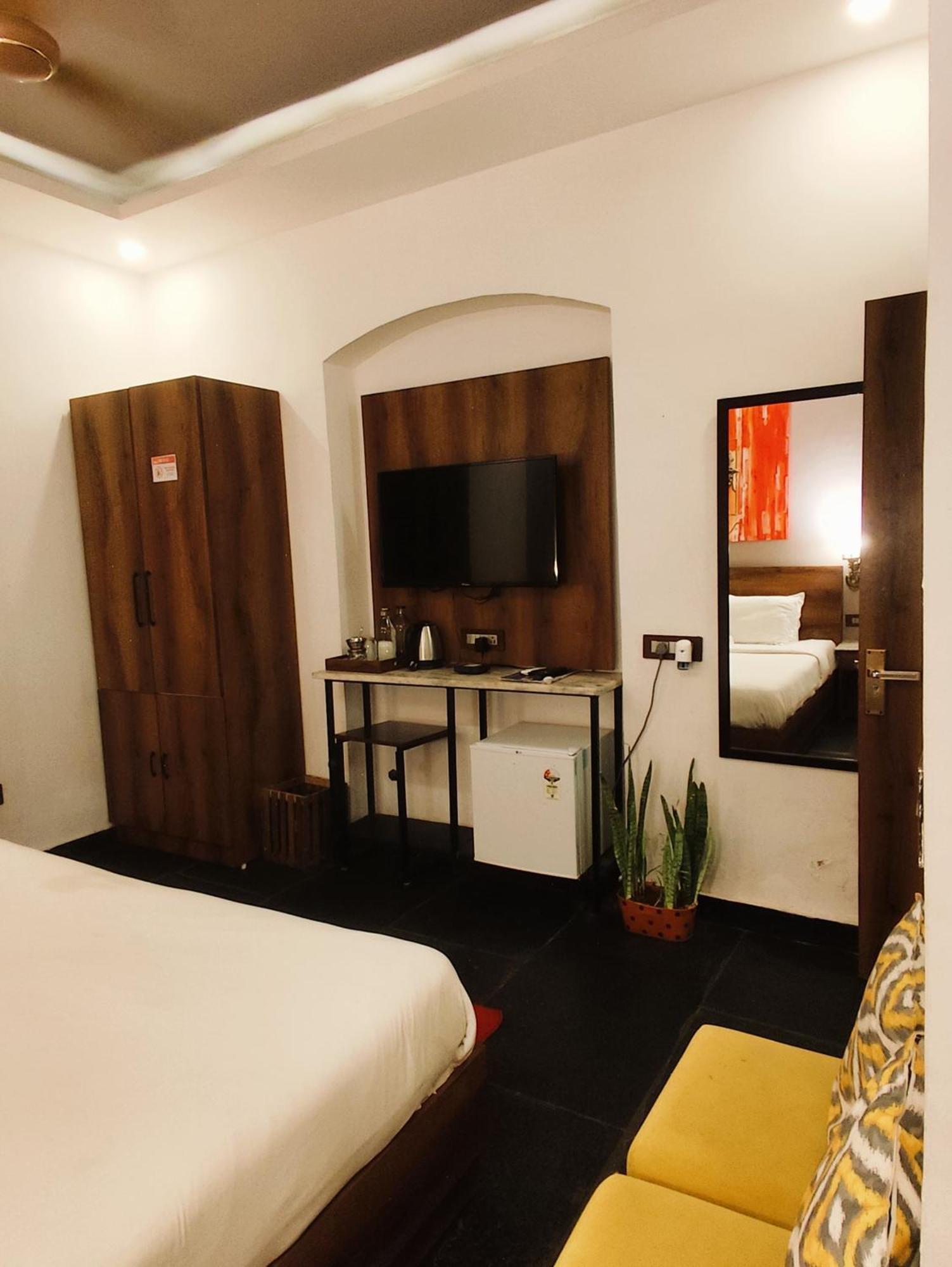 Meeram Ganga, A Heritage Stay By The Ganges At Triveni Ghat Rishikesh Exterior photo